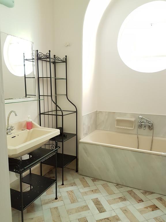 Apartamento Errathens Pine Red And Taupe - Athens Center Exterior foto